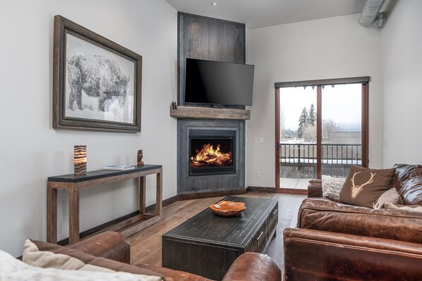 Smart-tv och eldstad