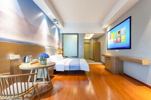 Executive Double Room, City View | Laptop workspace, soundproofing, free WiFi, bed sheets