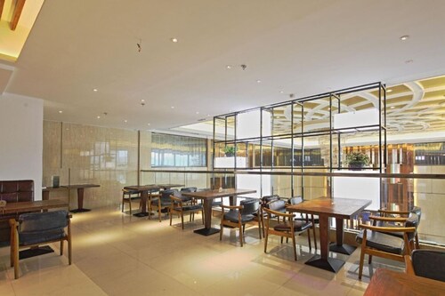 Azure view Elegant Hotel Guangzhou South Railway Station Branch - Free Shuttle Bus to Guangzhou South Railway Station & Free Deliver Service to Canton Fair Complex During Canton Fair Period