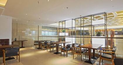 Azure view Elegant Hotel Guangzhou South Railway Station Branch - Free Shuttle Bus to Guangzhou South Railway Station & Free Deliver Service to Canton Fair Complex During Canton Fair Period