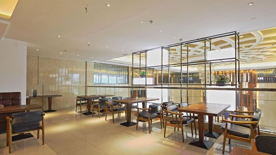 Azure view Elegant Hotel Guangzhou South Railway Station Branch - Free Shuttle Bus to Guangzhou South Railway Station & Free Deliver Service to Canton Fair Complex During Canton Fair Period