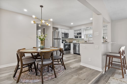 Broad Ripple Creekside Retreat - 4bd/2ba