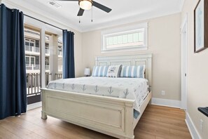 5 chambres, bureau, fer et planche à repasser, lit parapluie