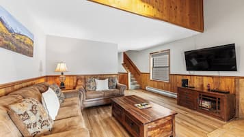 Studio (3 Bedrooms) | Property amenity
