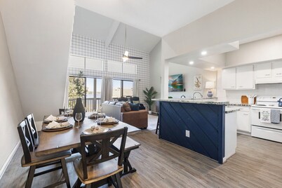 Lux Condo on Lake Conroe I Lakeview/Gameroom