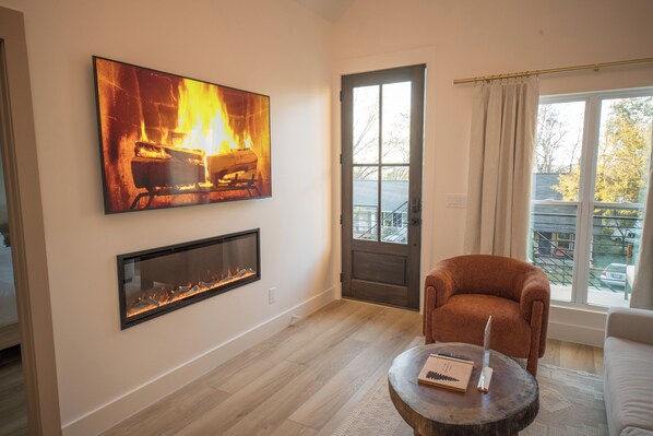 Smart-TV, Kamin