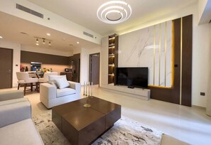 TV, offices - Elegant Style Brand new 2BDR in Heart of Downtown (Dubai)