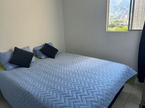 3 Schlafzimmer, Verdunkelungsvorhänge, Bügeleisen/Bügelbrett
