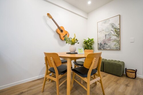 2 Bedrooms in Prime Location with Free Parking