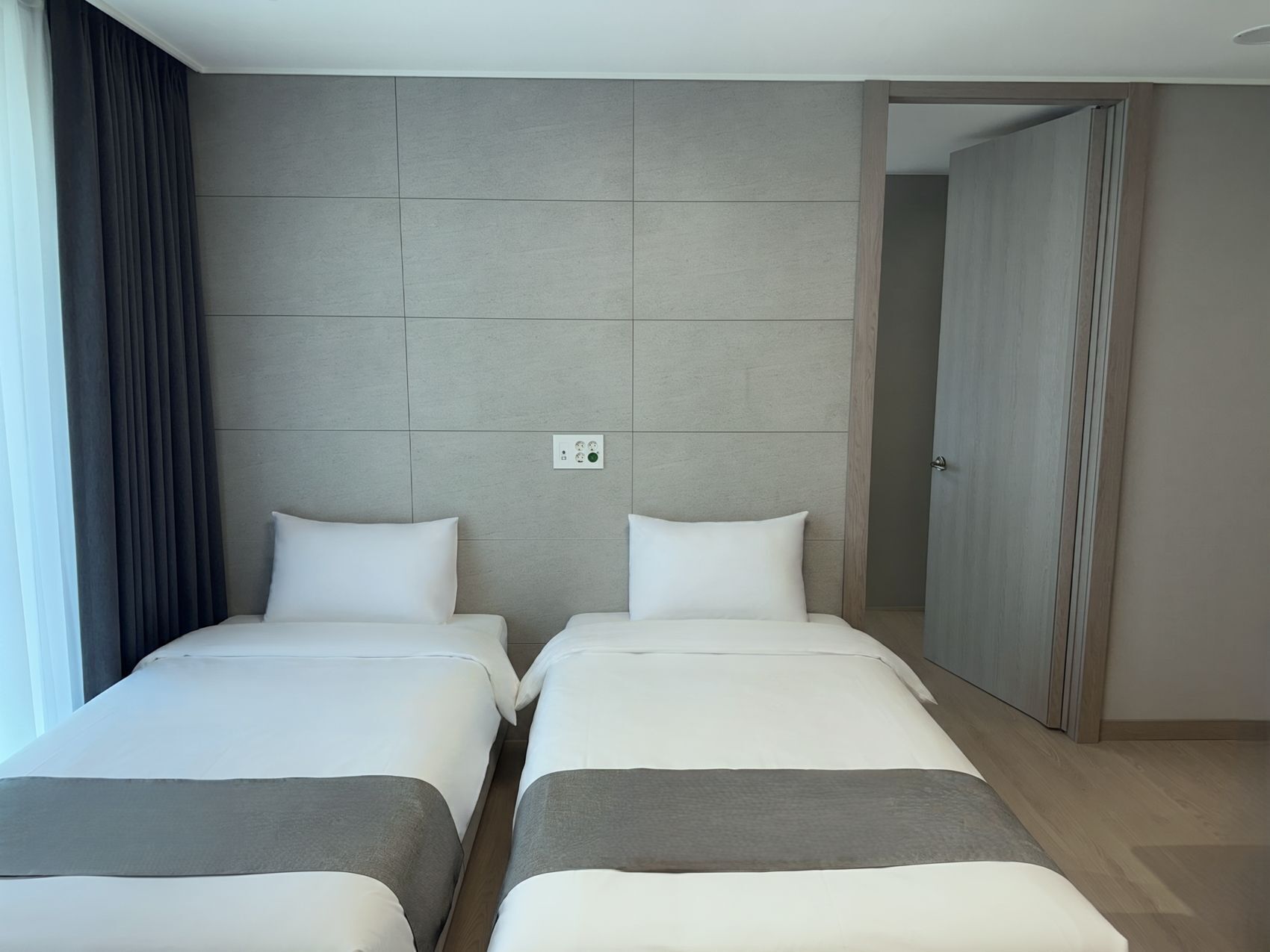 Suite familiar, vista a la ciudad | Wifi gratis y ropa de cama 
