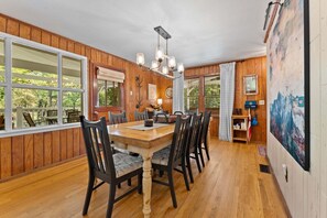 Dining - Katie's Lakehouse, Beautiful views, Canoe & Kayak (Highlands)