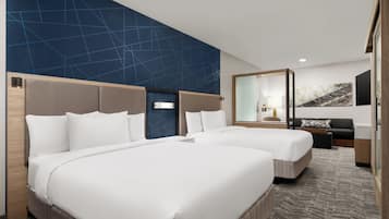 1 bedroom, down comforters, desk, laptop workspace