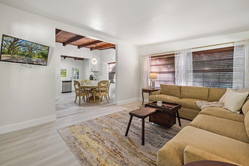 Serene & Elegant 2-bedroom house with WiFi/AC in fantastic Alva