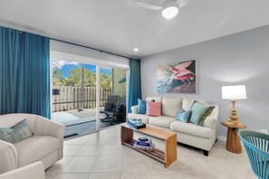 スマートテレビ、書斎 / ワークスペース