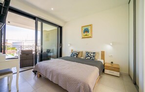 4 bedrooms, travel crib, free WiFi, bed sheets