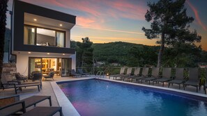 A heated pool - Villa Magica by Villas Guide (Mošcenicka Draga)
