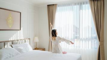 In-room safe, free WiFi, bed sheets