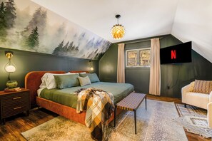 4 bedrooms, desk, iron/ironing board, travel cot