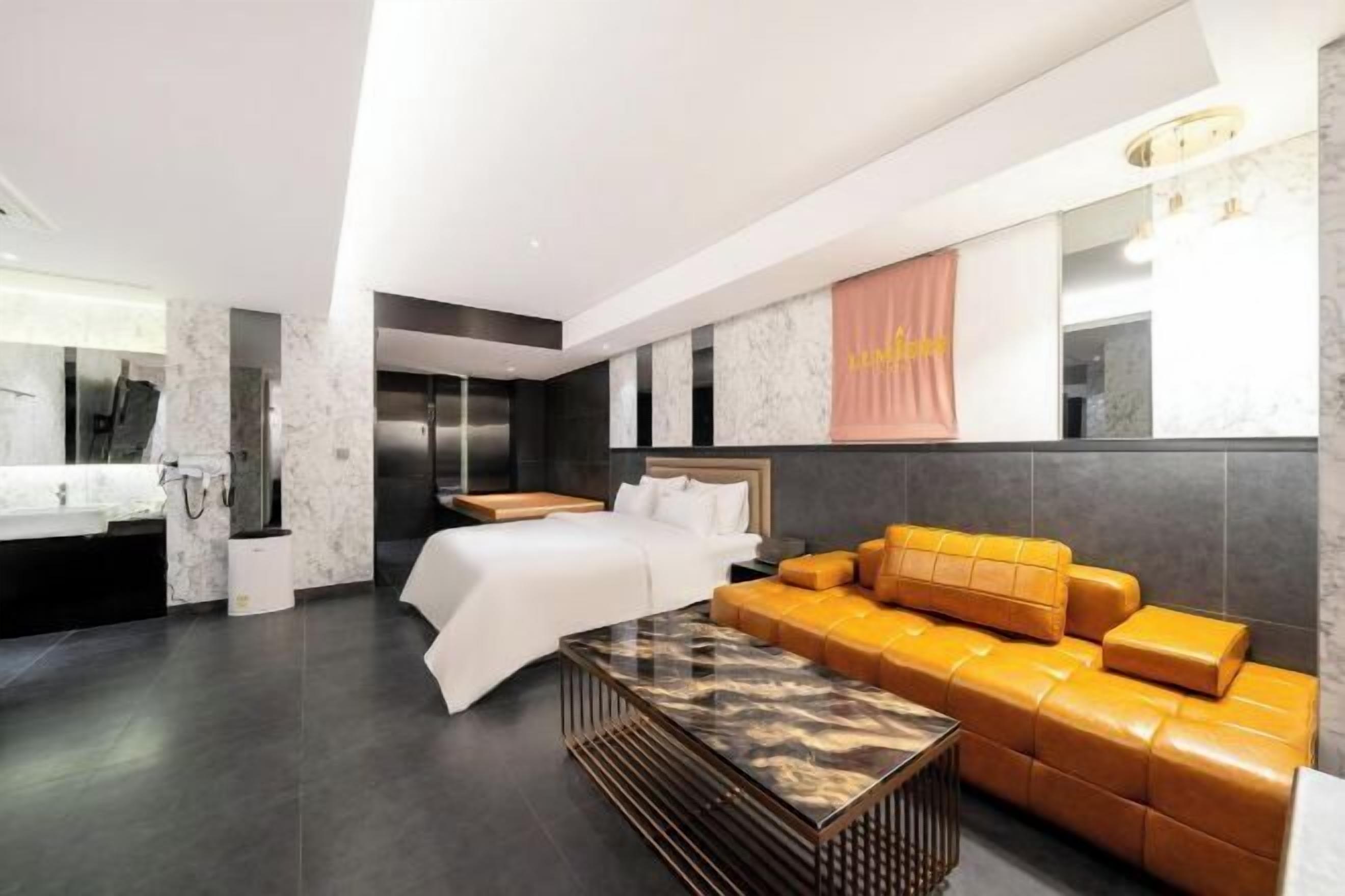Desk, laptop workspace, free WiFi, bed sheets