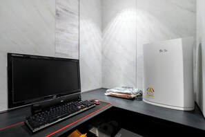 책상, 노트북 작업 공간, 무료 WiFi, 침대 시트