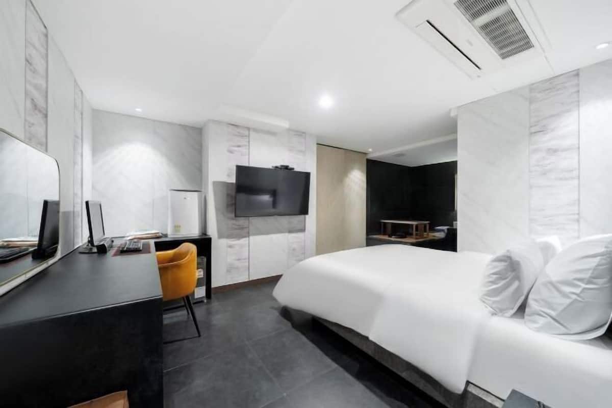 Bureau, Wi-Fi gratuit, accès pour personnes à mobilité réduite