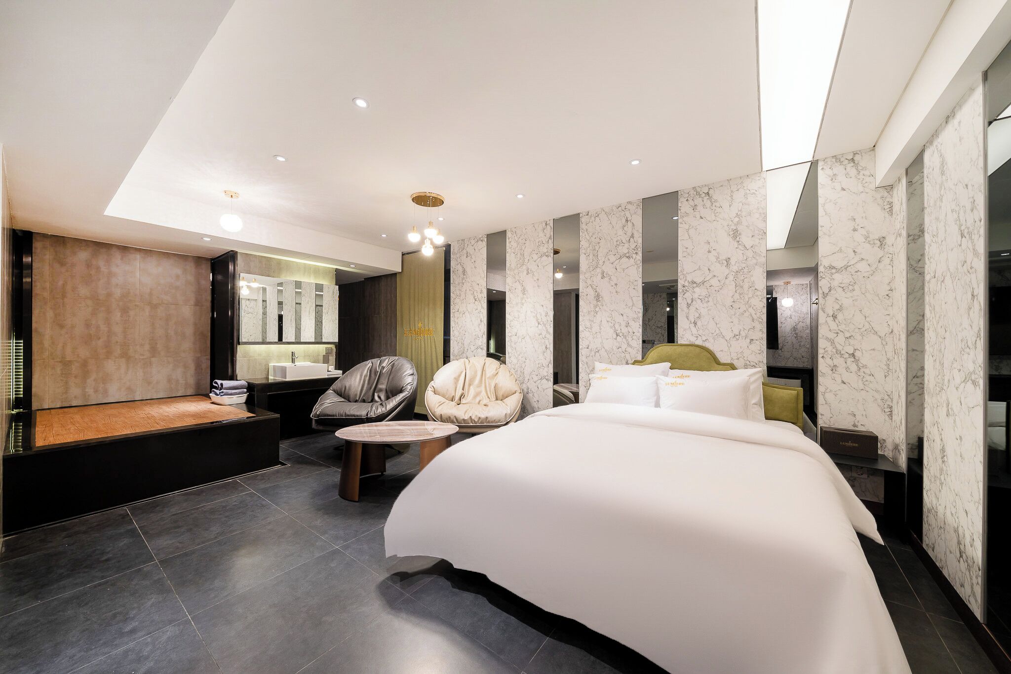 Desk, laptop workspace, free WiFi, bed sheets