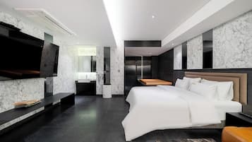 Desk, laptop workspace, free WiFi, bed sheets