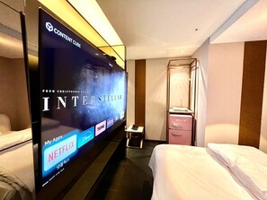 Desk, laptop workspace, free WiFi, bed sheets - Yeoksam Lumiere (Seoul)