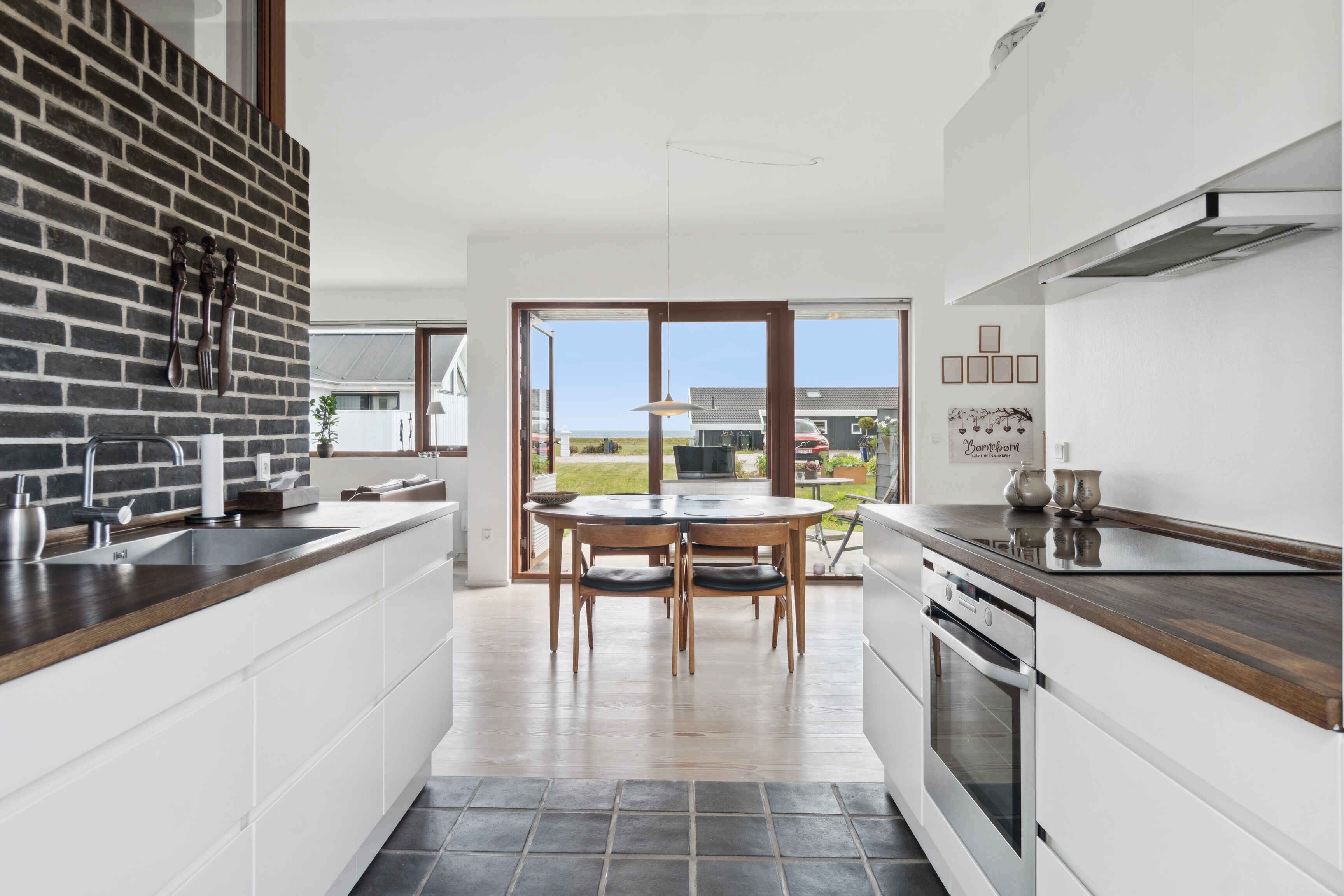 Réfrigérateur, four, plaque de cuisson, lave-vaisselle