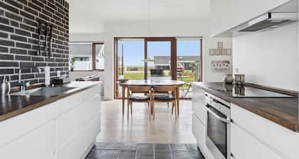 Beautiful home in As Vig 100 m from the beach