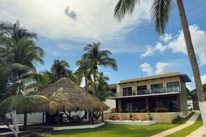 Exterior - Casa Xchel in front of the bay, pool, jacuzzi and deck. (Calderitas)