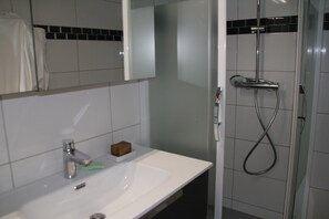 Apartment | Badezimmer