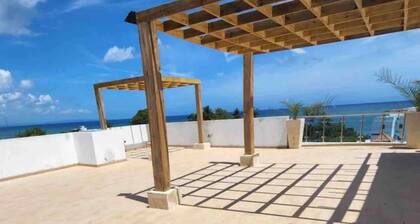 ¡Playa A 100 mts! Vive El Lujo En Río San Juan
¡Parqueo Incluido!