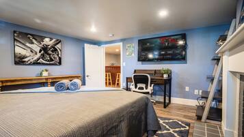 1 slaapkamer, een bureau, wifi, beddengoed