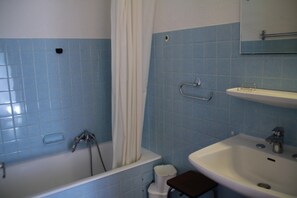 Apartment | Bathroom - Castel des Neiges Csa7 Centre & View 6 Pers (Chatel)