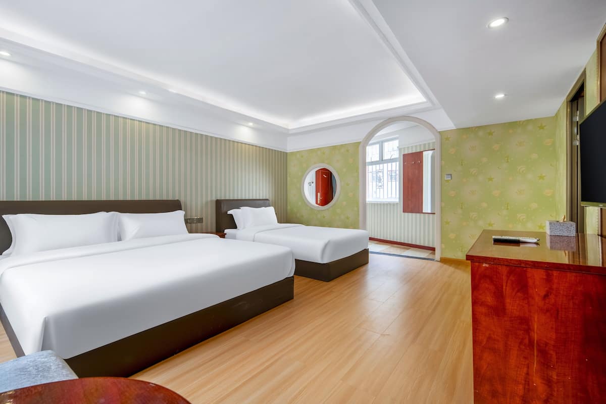 Family Twin Room | 1 bedroom, blackout drapes, free WiFi