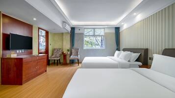 Family Twin Room | 1 bedroom, blackout drapes, free WiFi