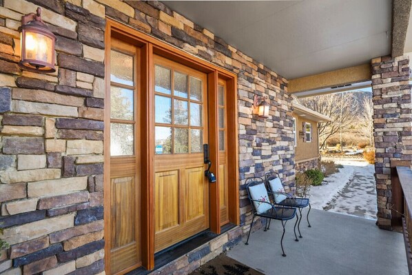 Exterior detail - Mountain Views | Hot Tub | Two Game Rooms (Monument)