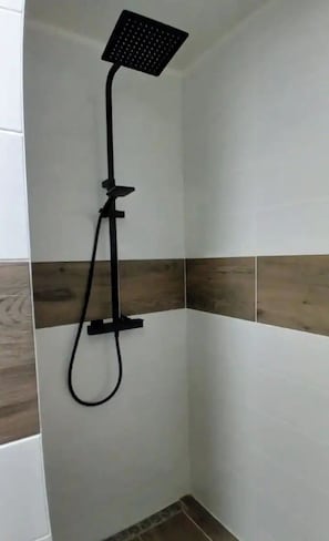 Handtücher, Seife, Toilettenpapier