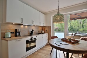 Refrigerador, horno, parrilla de estufa y lavavajillas 