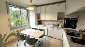 House | Private kitchen | High chair