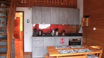 Apartment | Private kitchen | Fridge, oven, dishwasher, coffee/tea maker