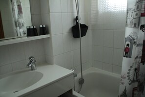 Apartment | Bathroom