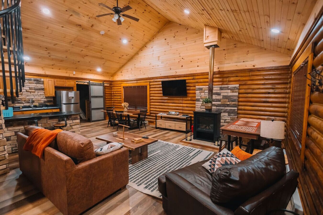 TV, fireplace