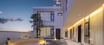Shangri-La's Three Seasons Resort
