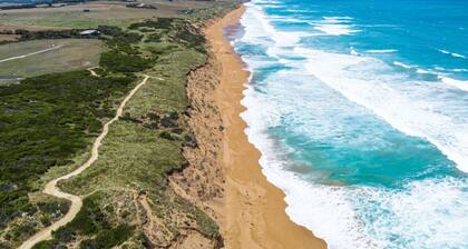 Luxury 4 br house with sea views