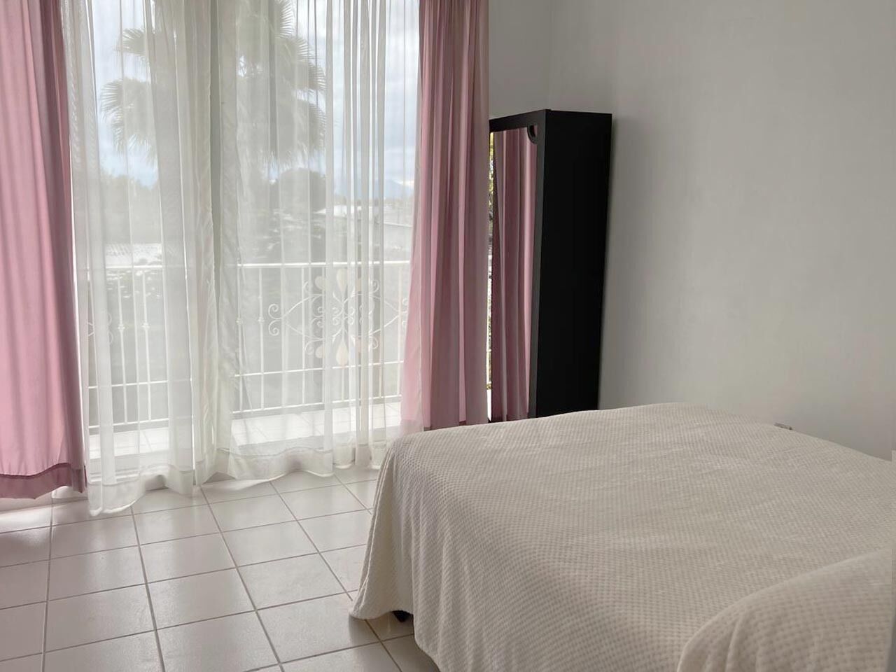 3 soveværelser, skrivebord, strygejern/strygebræt, Wi-Fi