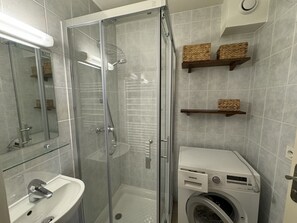 Apartment | Bathroom - Hameau DES 4 Saisons Hsc113 Mountain & View 6 Pers (Chatel)
