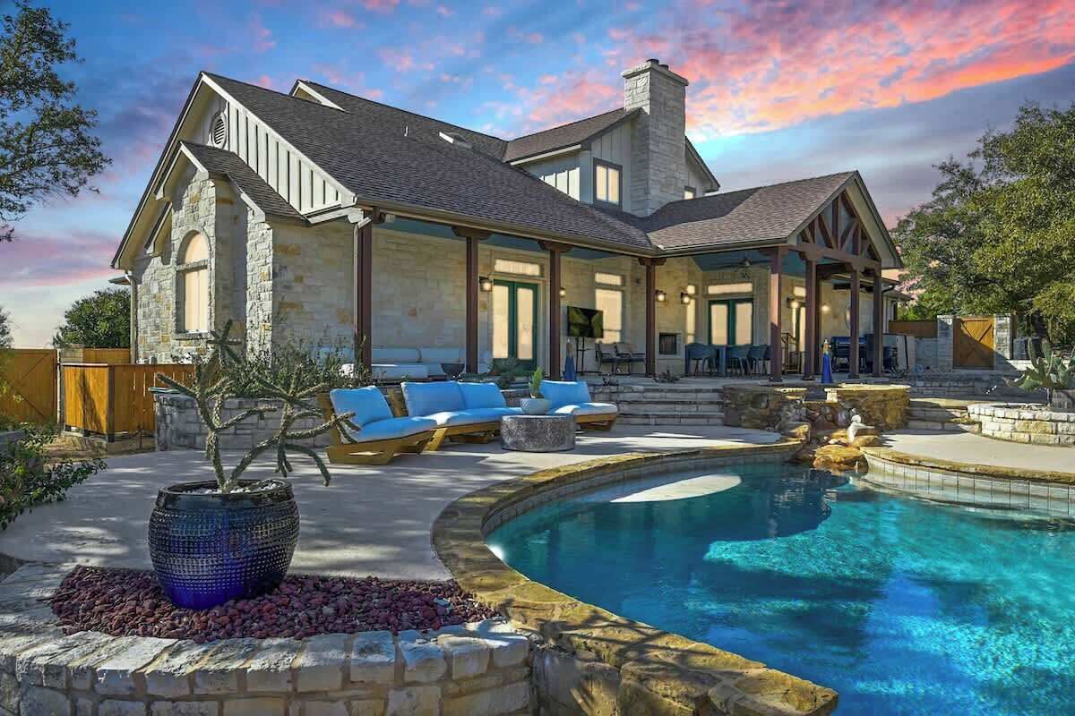 室外游泳池，恒温泳池