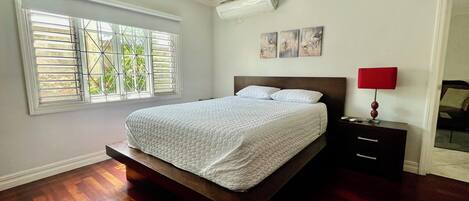 1 camera, ferro/asse da stiro, Wi-Fi, lenzuola